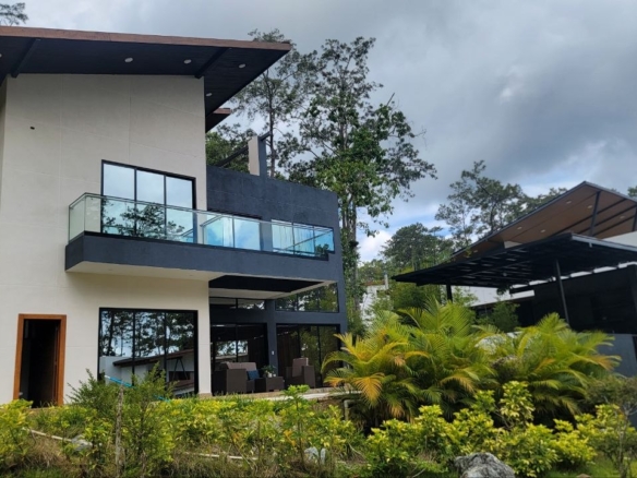 Villa Fior | Villa de Lujo Amueblada en Jarabacoa