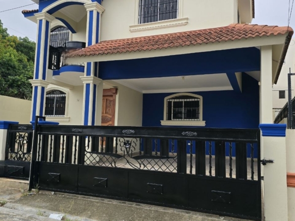 Casa de 2 Niveles, Santiago